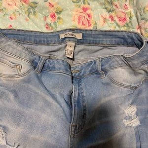 Refuge distressed jeans